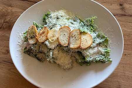 Цезарь с курицей