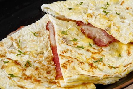 Омлет с беконом