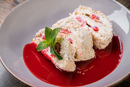 Рулет ореховый