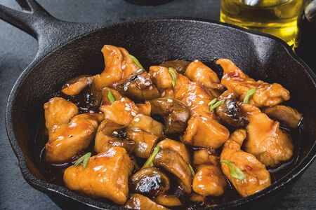 Цыпленок с грибами в соусе терияки