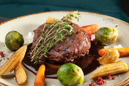 Стейк Миньон с печеными овощами