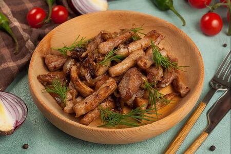 Поджарка из свинины с луком