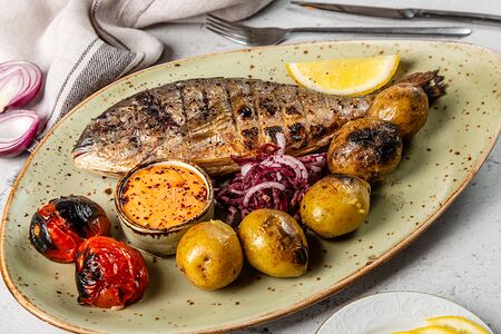 Дорадо на мангале