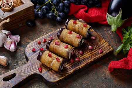 Рулетики из баклажанов