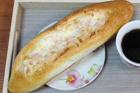 Багет с ветчиной и сыром