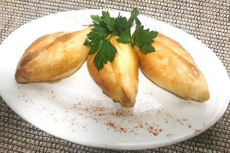 Пирожки капустные из дрожжевого теста