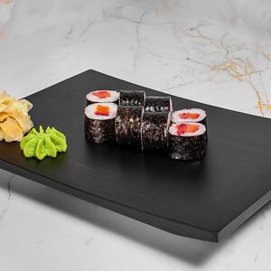 Ролл со слабосоленым лососем гравлакс