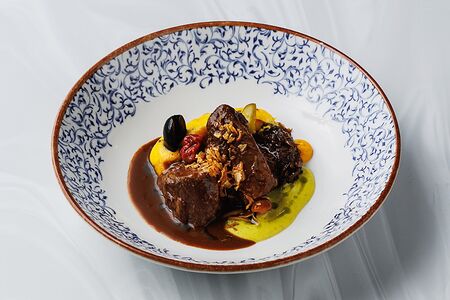 Говяжьи томленые щечки