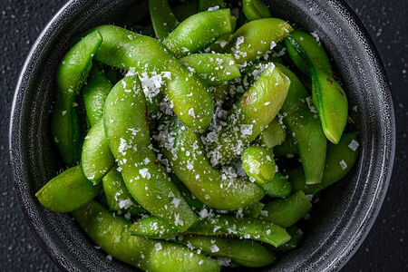 Эдамамэ с морской солью и трюфельным маслом