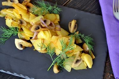 Жареный картофель с шампиньонами