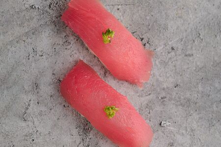 Нигири с тунцом