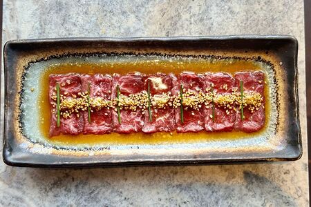 Татаки Вагю c имбирем и трюфельным шою