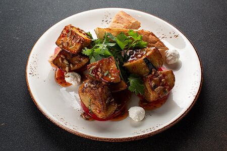 Салат из хрустящих баклажанов