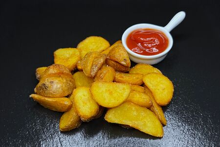 Дольки картофеля фри