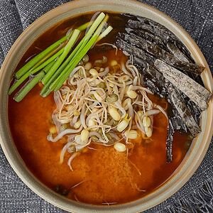 Ապուր Միսո սոյայի ծիլերով