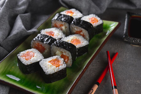 Сыр и Лосось Маки