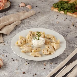 Пельмени со сметаной