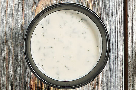 Соус сметанный с чесноком