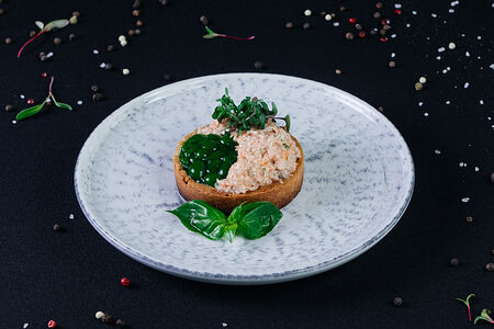 Рийет из лосося с икрой лайм-базилик