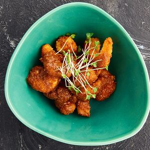 Тигровые креветки темпура в соусе том ям