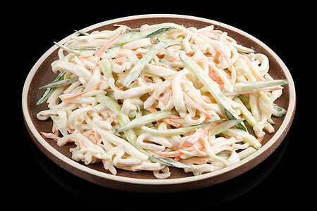 Салат с кальмаром и огурцом