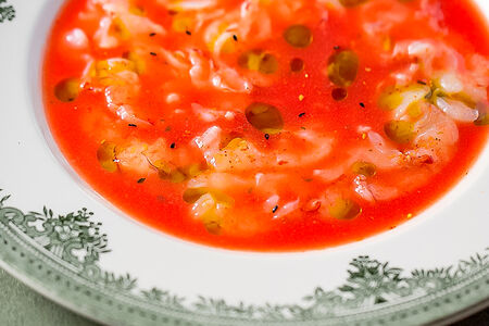 Крудо из сладкой креветки с лимоном и горчицей