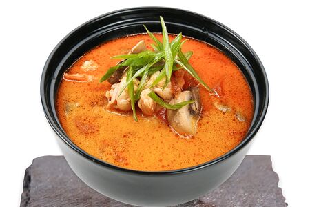 Том ям с курицей