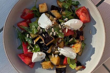 Салат с хрустящими баклажанами