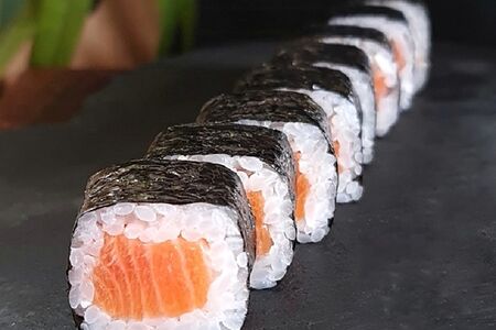 Мини-ролл с лососем