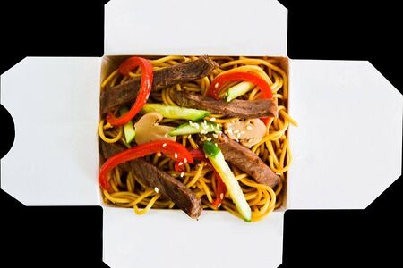 Вок классический с говядиной (яичная лапша)