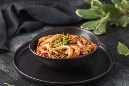 Удон с морепродуктами