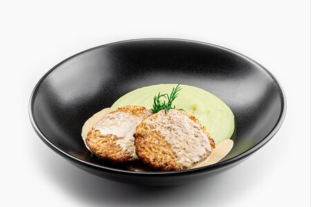 Крабовые котлеты с пюре и васаби