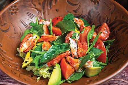 Салат с мясом краба