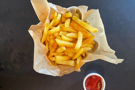 Картофель фри с кетчупом 