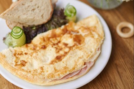 Омлет с ветчиной и сыром