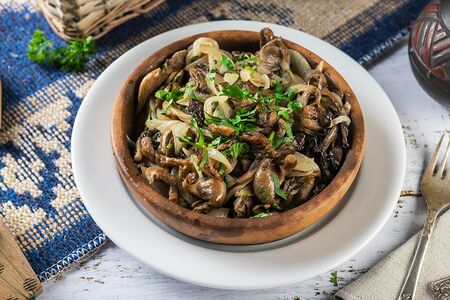 Чашушули с грибами