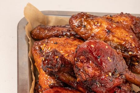 Куриные крылья в глазури BBQ