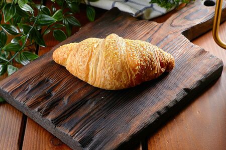 Круассан с ванильным кремом