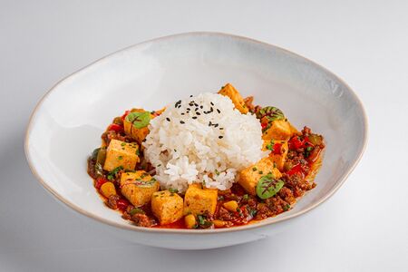 Говядина с мапо-тофу и овощами