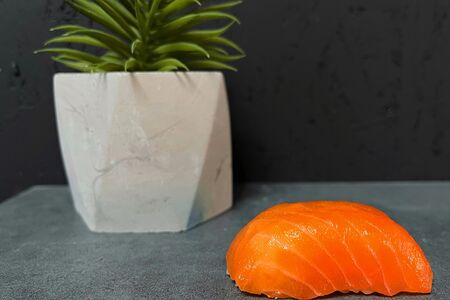 Суши Лосось