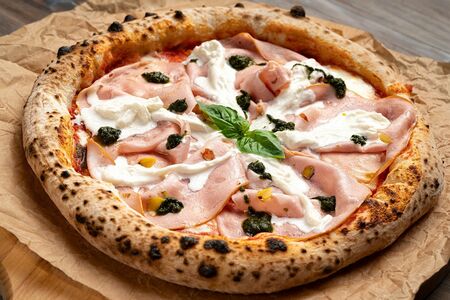 Пицца неаполитанская Мортаделла