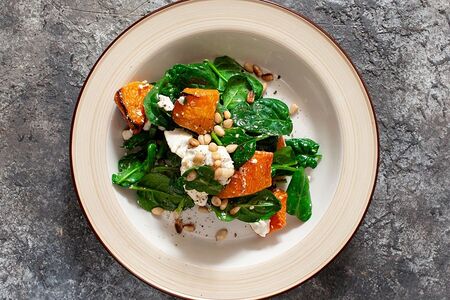 Салат с печёной тыквой и брынзой