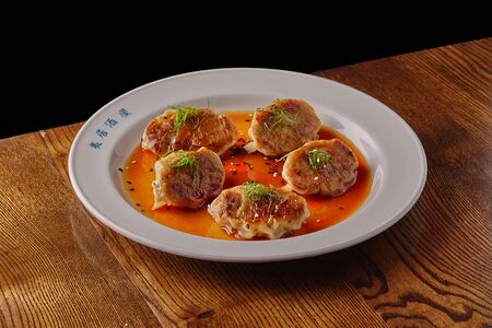 Гедза со свининой, говядиной и острым томатным понзу