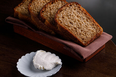 Домашний хлеб с маслом