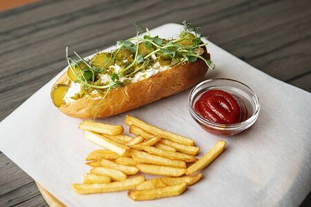 Хот-дог с картофелем фри