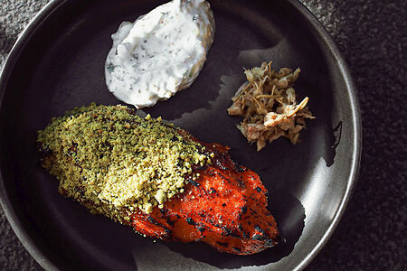 Батат на углях с дзадзики