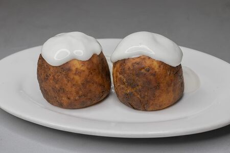 Сырники со сметаной