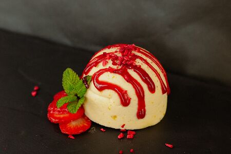 Мусс манго-маракуйя