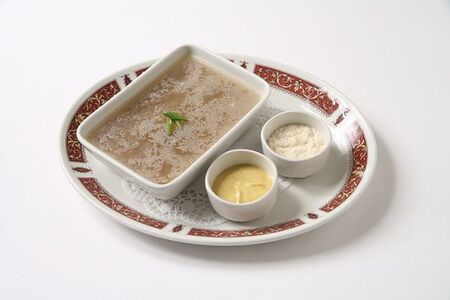 Холодец из говядины с хреном и горчицей