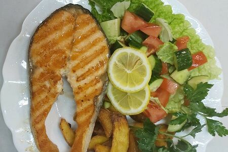 Лосось на гриле с картофелем